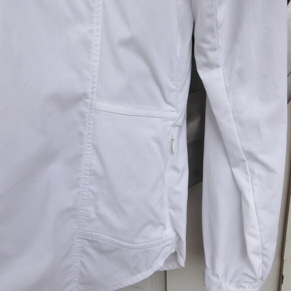 MEC White Lightweight Button-down Travel Shirt, with Adjustable Sleeves- Size Lg - Picture 3 of 4